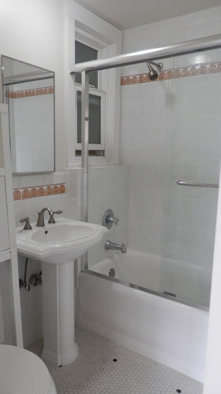 Building Photo - 1060 Powell St