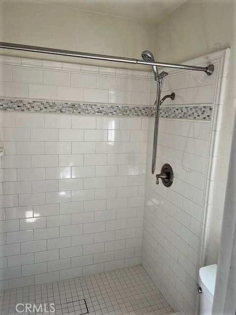 Building Photo - 5146 Maplewood Cir