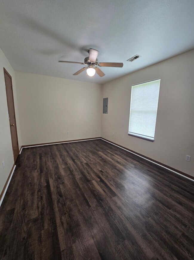 Building Photo - 1504-1506 Native Dancer Ct.