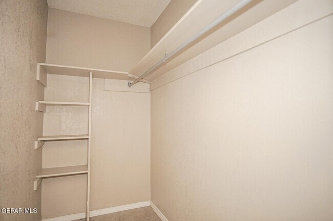 Building Photo - 8612 Lawson St