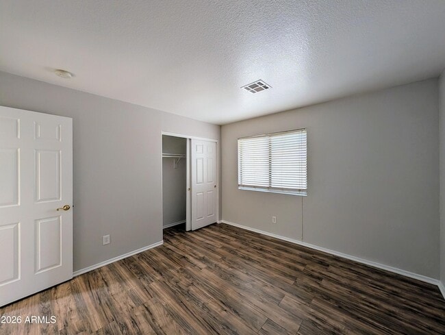 Building Photo - 15748 W Paradise Ln