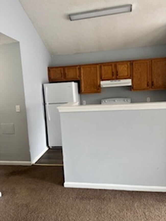 Building Photo - RH - 331