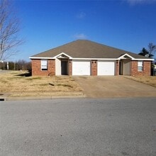 Building Photo - 329 Graystone Cir