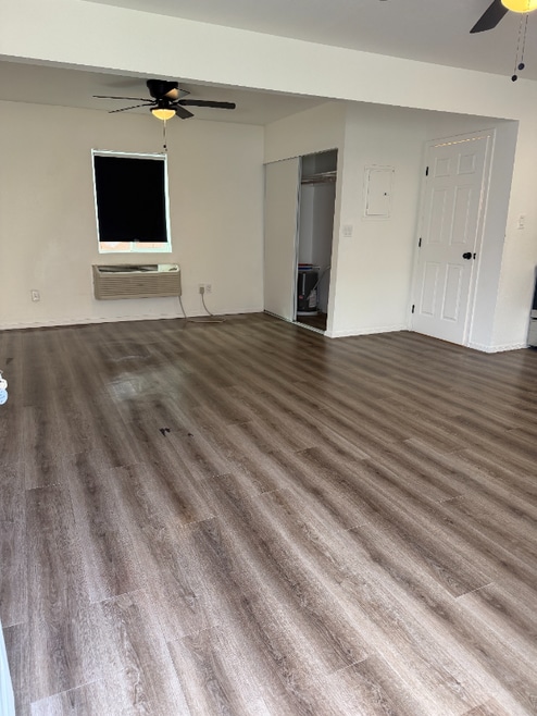 Building Photo - 601 N Cameron St