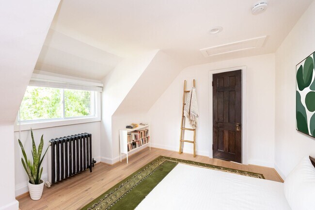 Building Photo - 3410 Oakenshaw Pl