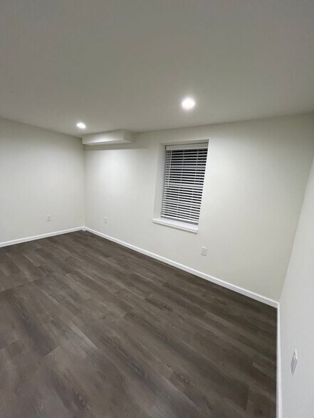 Building Photo - 1185 NY-82
