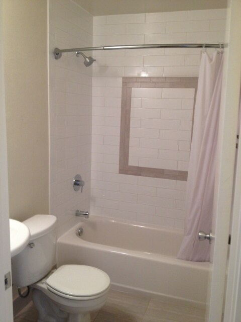 Building Photo - Remodeled Spacious University Park Portsmo...