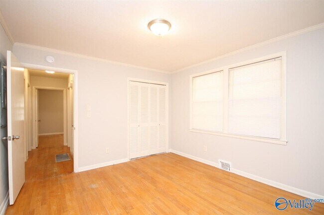 Building Photo - 7620 Charlotte Dr SW