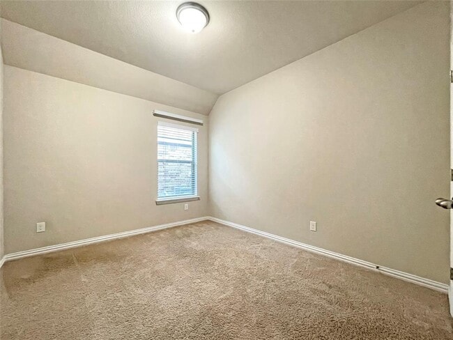 Building Photo - 2468 Millbrook Loop