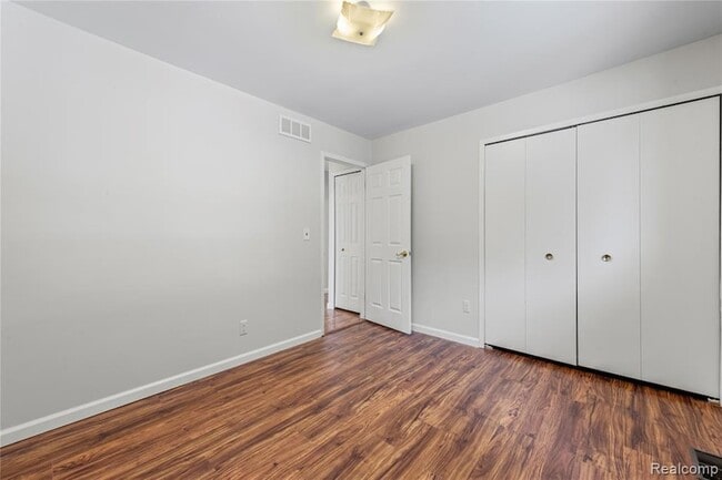 Building Photo - 39327 Timberlane Dr