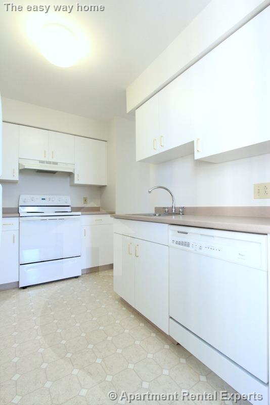 Building Photo - 632 Massachusetts Ave