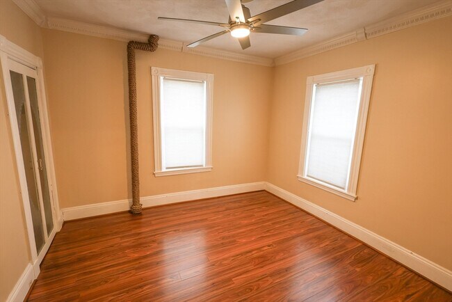 Building Photo - 369 Savin Hill Ave