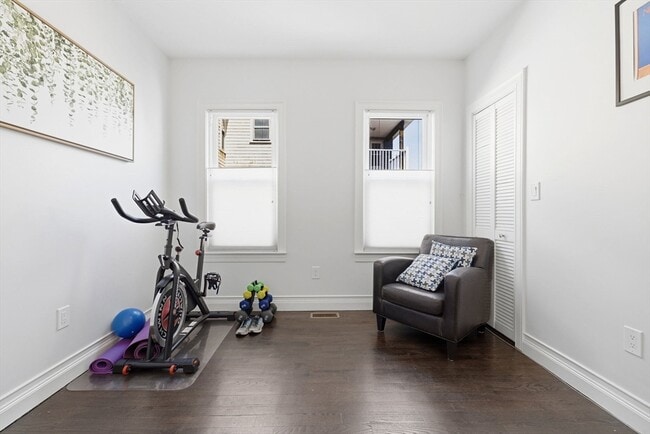 Building Photo - 67 Everett St