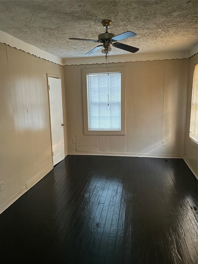 Primary Photo - 3310 Campbell St