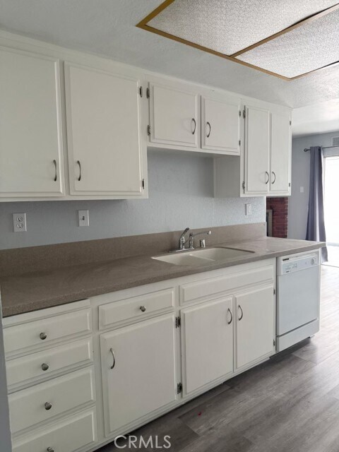 Building Photo - 936 Pinion Dr