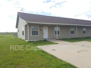 Building Photo - 311 S Blue Jay Ct