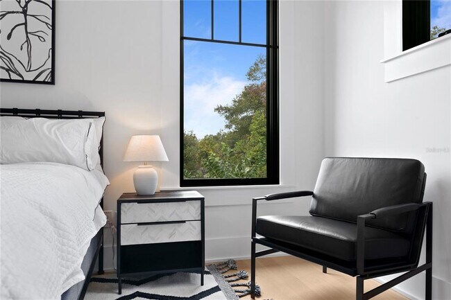 Building Photo - 319 W Frances Ave