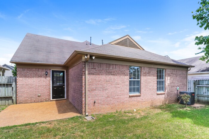 Building Photo - 1095 Cross Meadow Rd