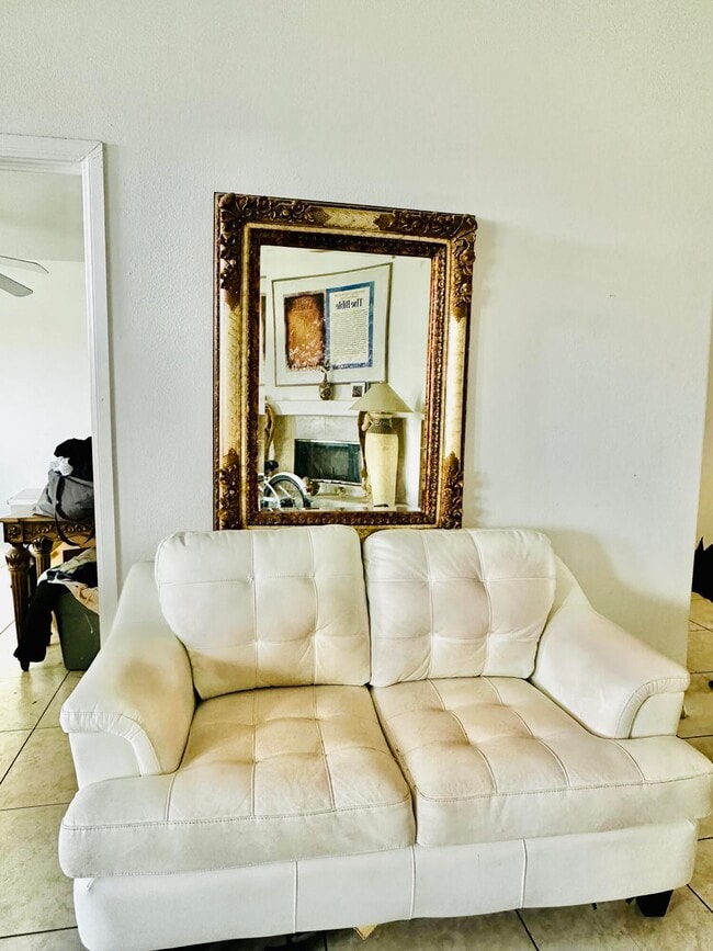 Building Photo - 31675 Victor Rd