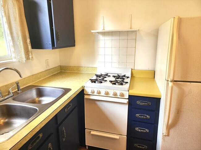 Building Photo - 3884 N West River Rd