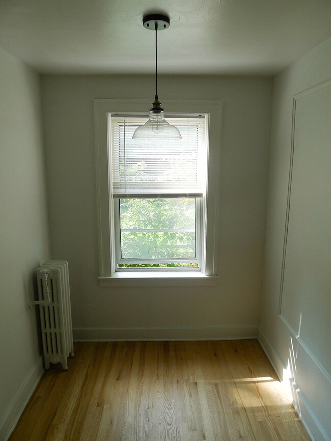 Building Photo - 1780 Van Dyke St