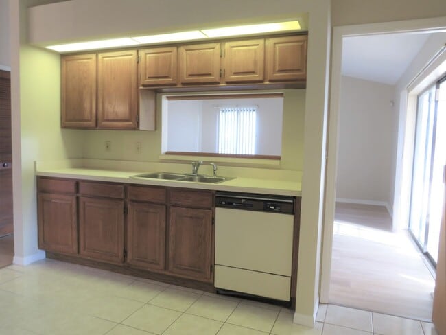 Building Photo - Coming Soon! Beautiful and Spacious 3 bedroom 2 bath Home With a Split Floor Plan.