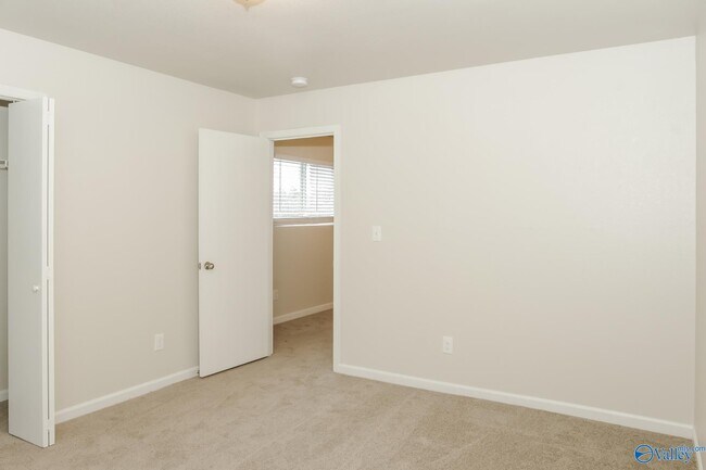 Building Photo - 176 Bayside Ln