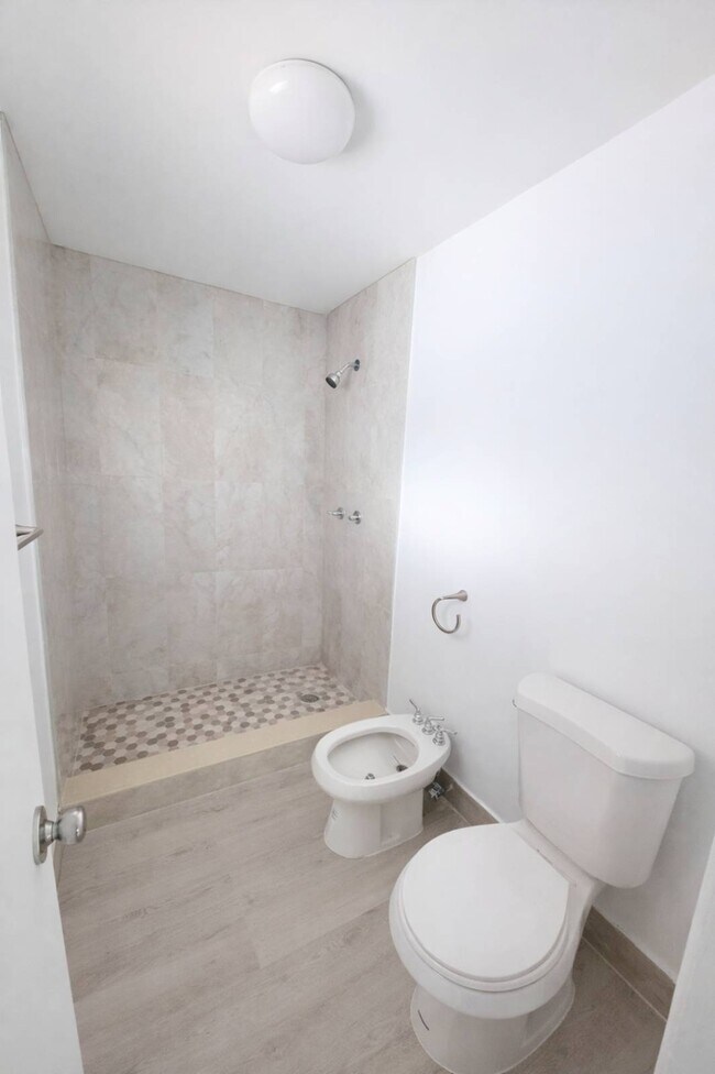 Building Photo - 1220 SW 78th Ave