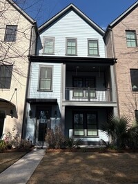 Building Photo - Midtown Townhouse