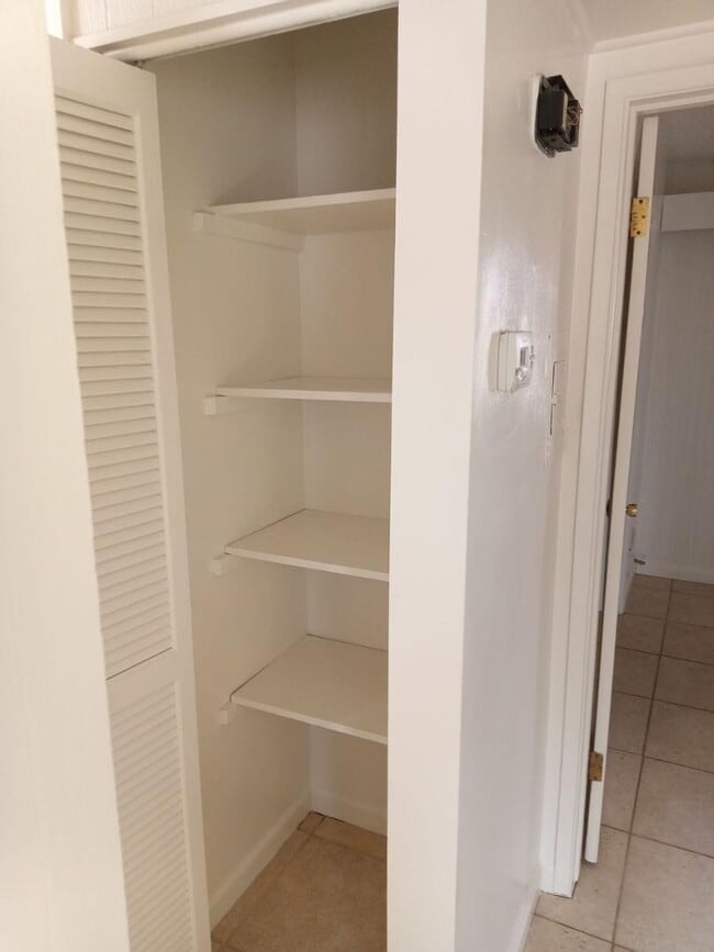 Building Photo - 4140 E Cliffside Trail