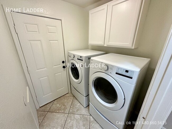 Building Photo - 4307 S Rim Ct