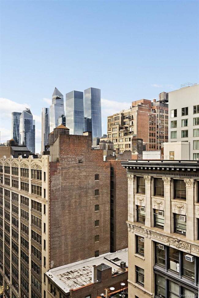 Building Photo - 128 W 26th St