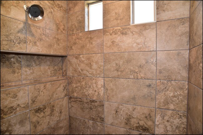 Building Photo - 5440 Limestone Dr
