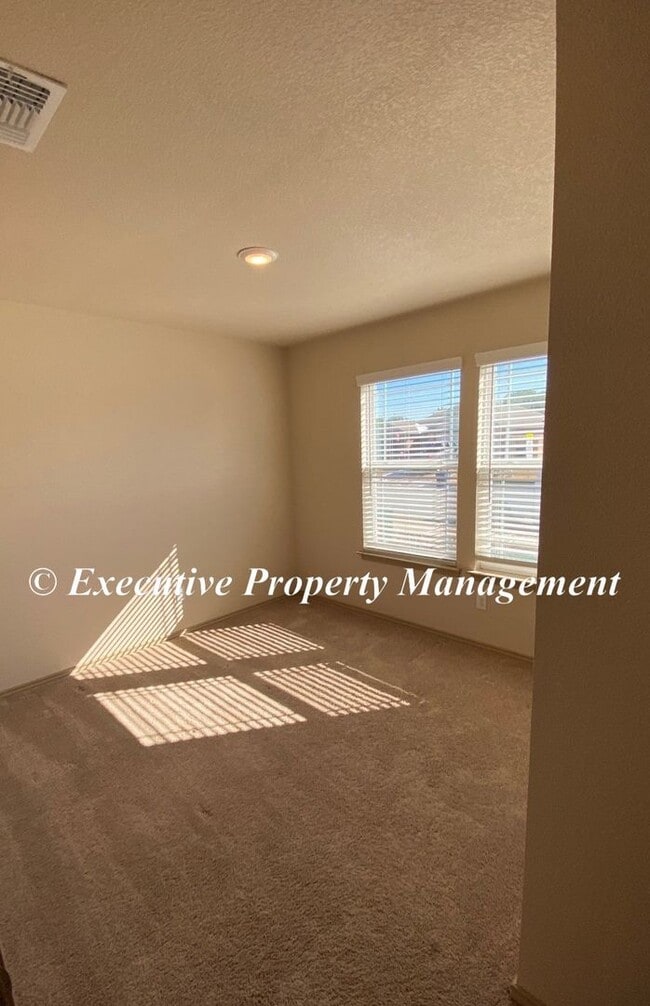 Building Photo - 1781 Dryden Ave