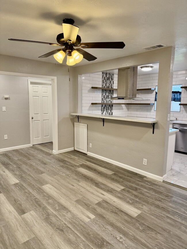 Building Photo - 986 S Hope Ave