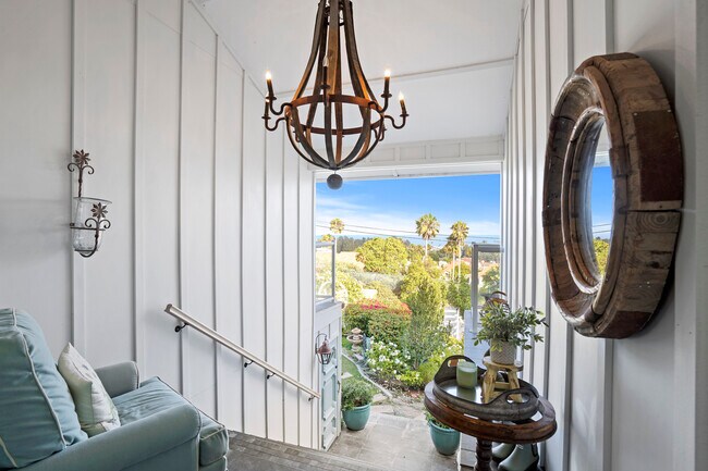 Building Photo - 6363 ZUMIREZ Dr