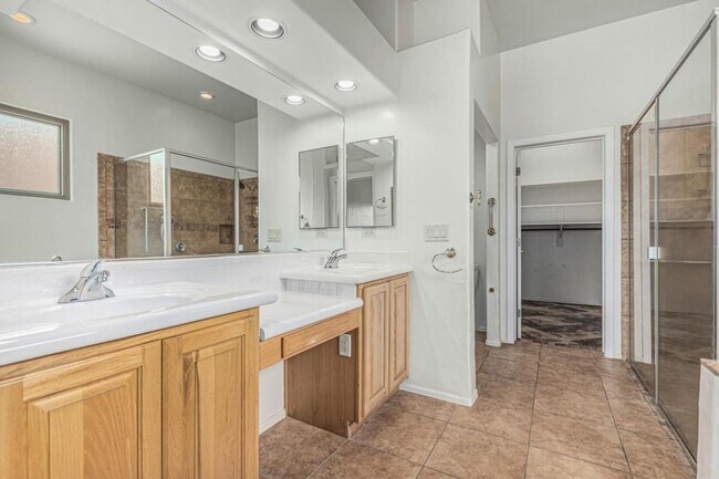 Building Photo - 16945 S Vanilla Orchid Dr
