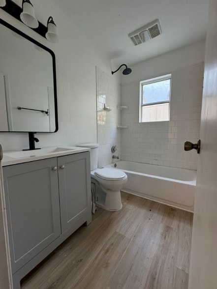 Building Photo - 1026 Almond Cir