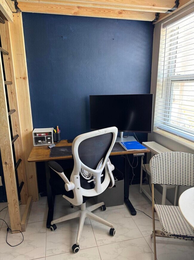 Building Photo - 4532 Bougainvilla Dr