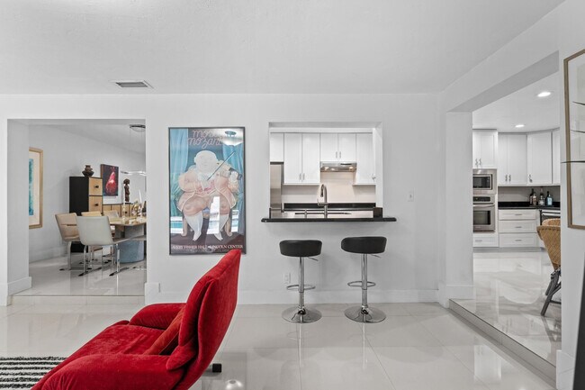 Building Photo - 326 Seven Isles Dr