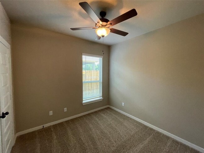 Building Photo - 9765 Grosbeak Ln