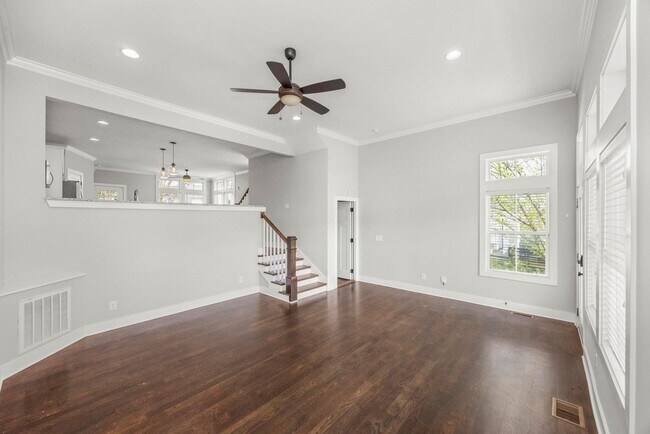 Building Photo - 505A Moore Ave