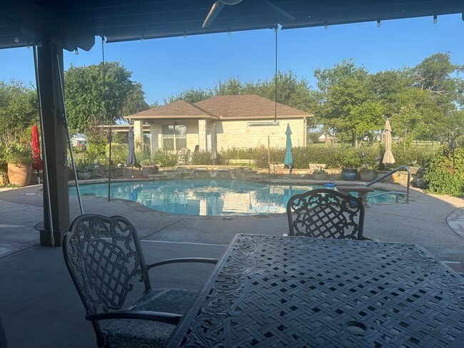 Building Photo - 1413 Rio Viento