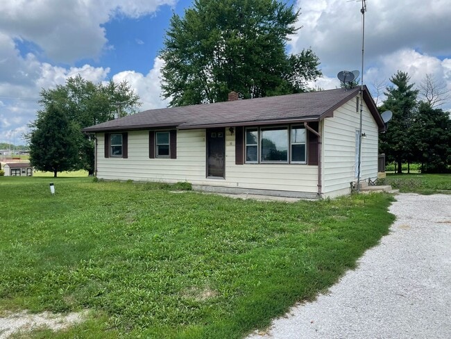 Primary Photo - 3 Bedroom house FOR RENT in Bowling Green, MO