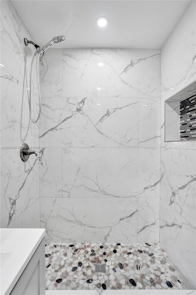 Building Photo - 3633 SW 12th Ct