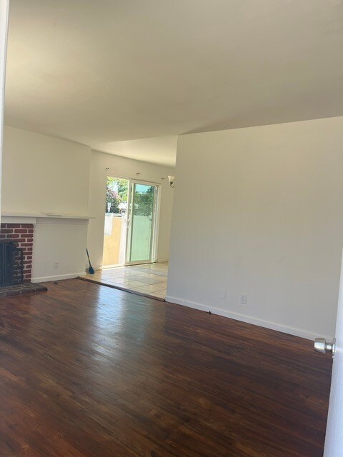 Building Photo - 6007 Cahuenga Blvd