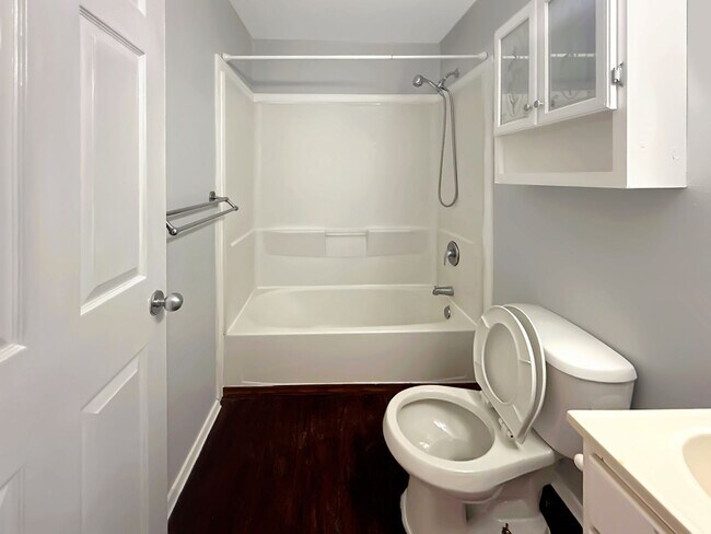 Building Photo - Charming 2BR Home with Rear Deck & Washer/Dryer in Dundalk