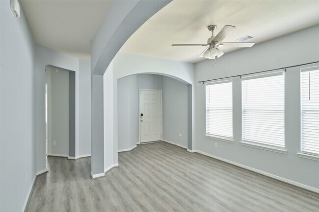 Building Photo - 21718 Grassy Hill Ln