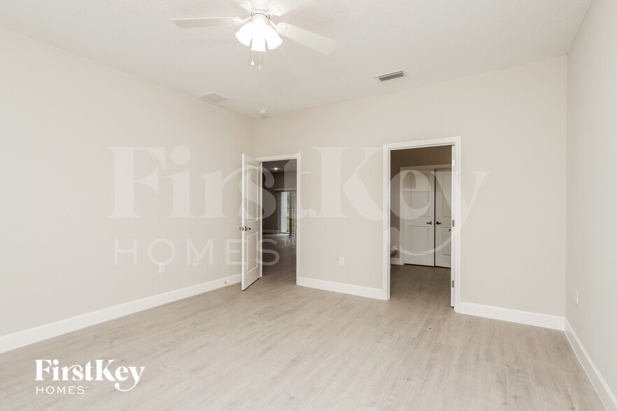 Building Photo - 124 Lamarque St