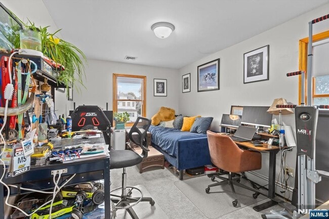 Building Photo - 274 Warren St